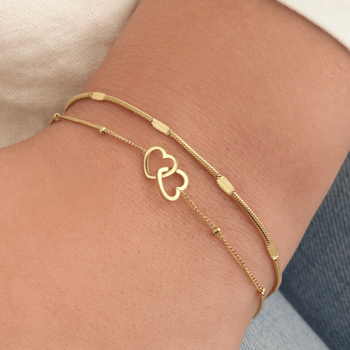 Armband verbonden hartjes