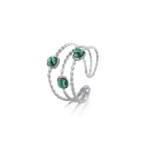Ring three gems green