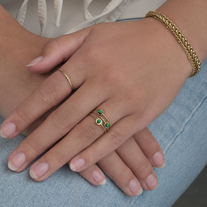 Ring three gems green