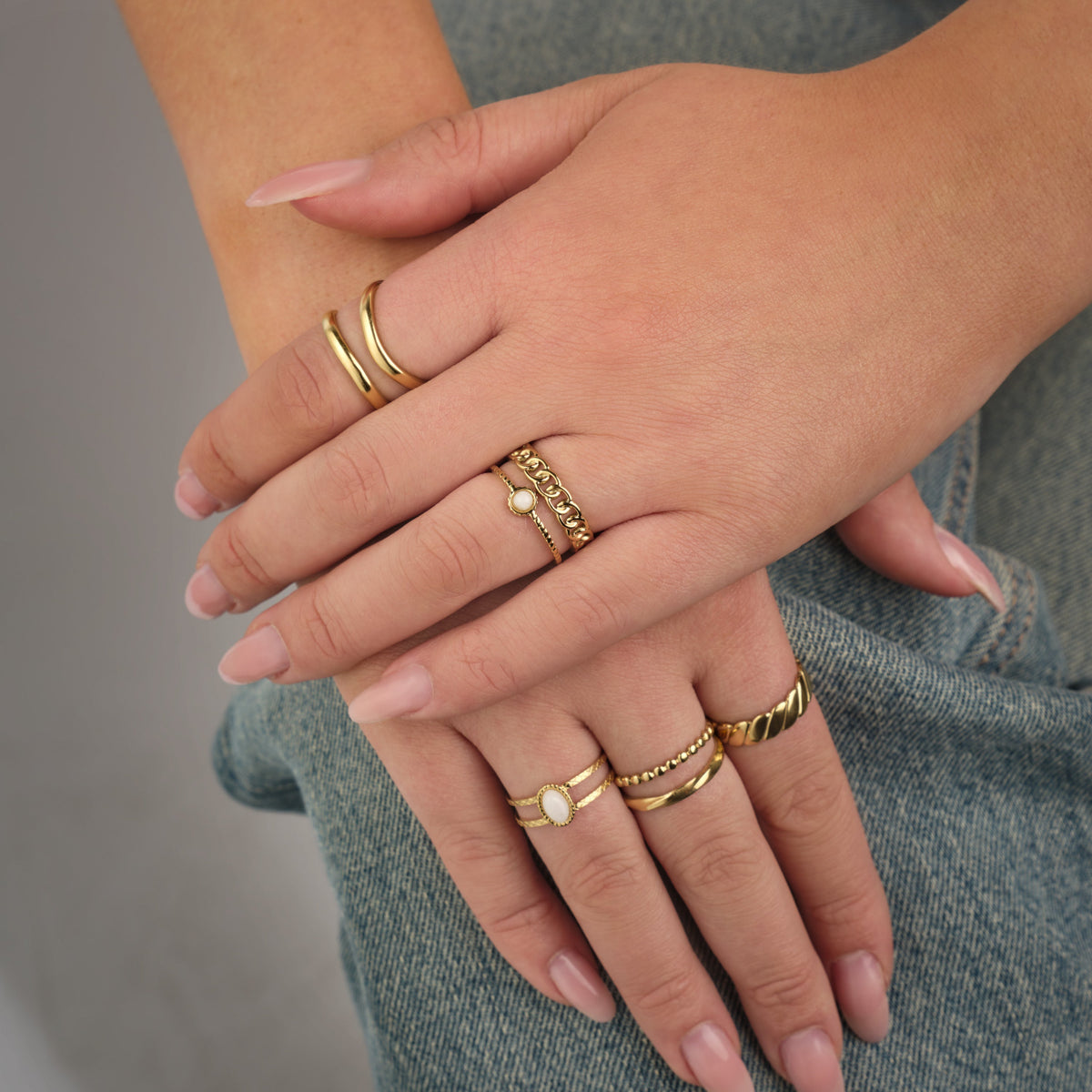 Ring witte steen